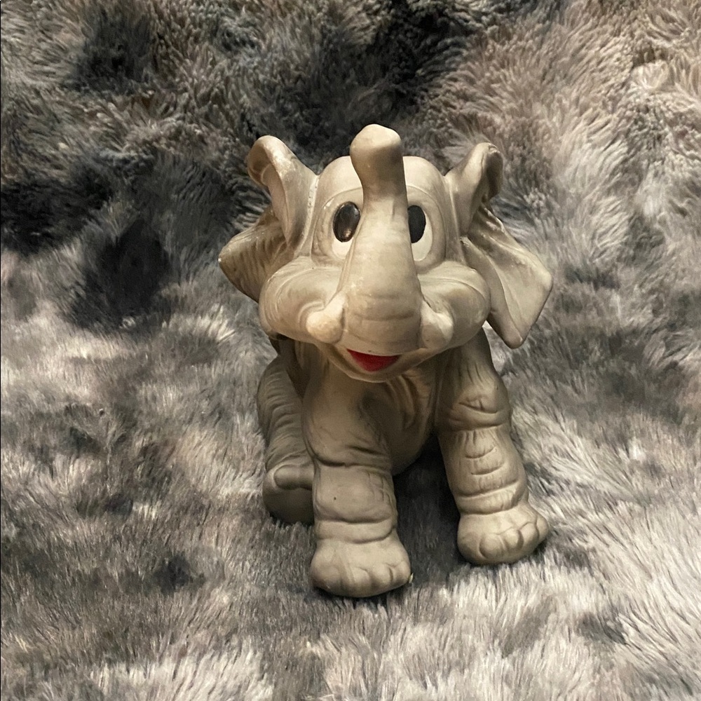 Vintage Grey Sitting Playful
Elephant Figurine - Taiwan